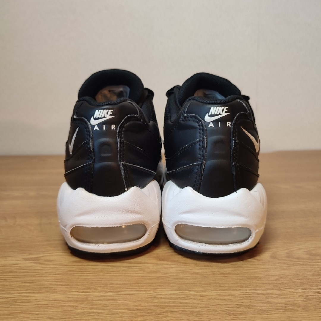 NIKE(ナイキ)の美品 大人気 NIKE AIR MAX 95 MONOTONE 23 レディースの靴/シューズ(スニーカー)の商品写真