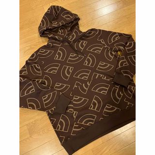 ザノースフェイス(THE NORTH FACE)のTHE NORTH FACE パーカー 総柄ハーフドーム 大きいsize XXL(パーカー)