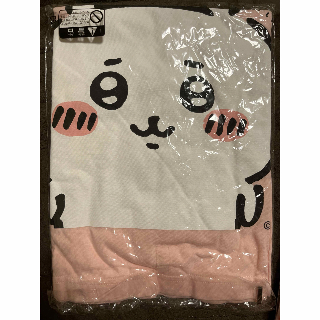 ちいかわ　Tシャツ　Sサイズ　ピンク エンタメ/ホビーのおもちゃ/ぬいぐるみ(キャラクターグッズ)の商品写真