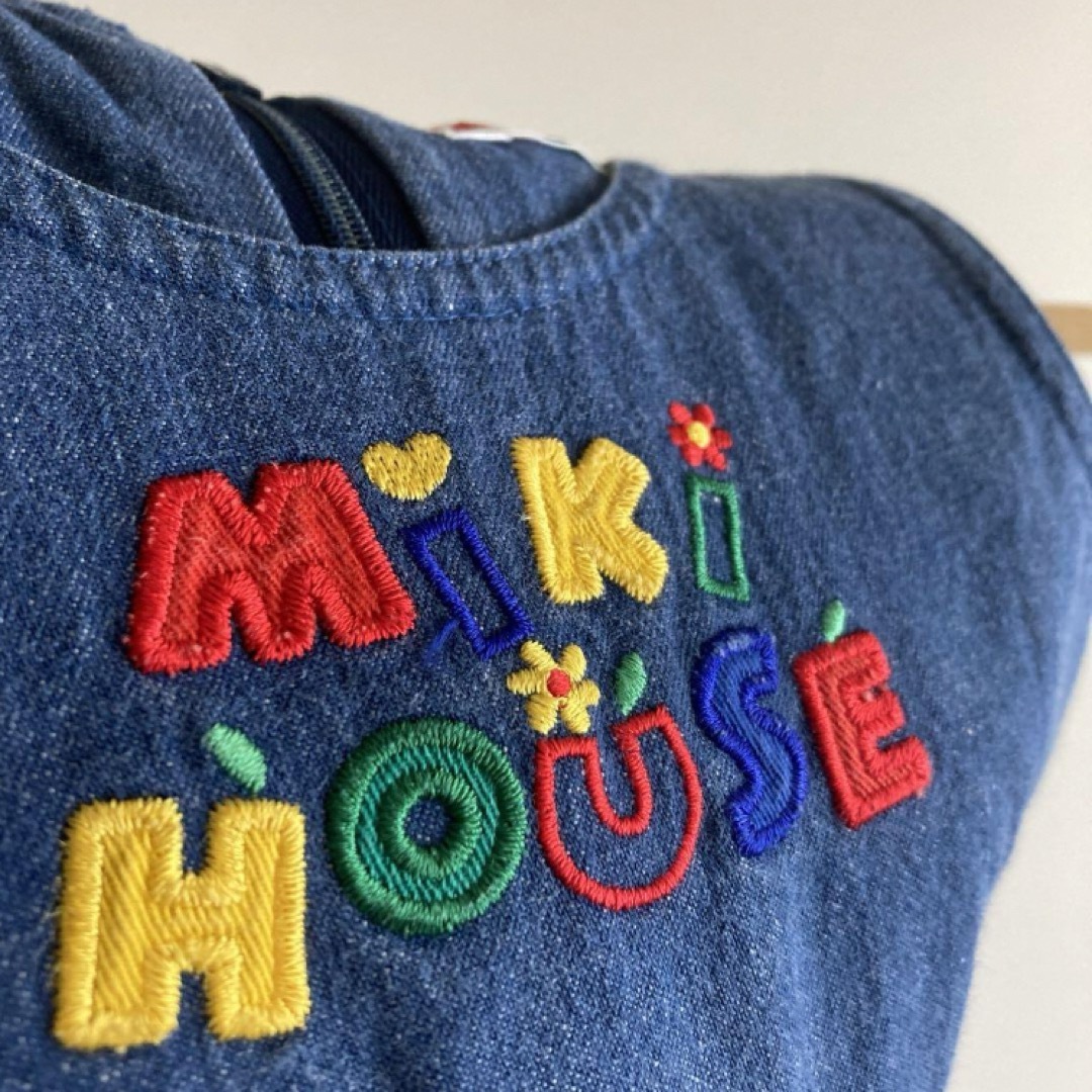 mikihouse(ミキハウス)のミキハウス　デニム　フレア　ジャンパースカート　ワンピース　春　夏　ファミリア キッズ/ベビー/マタニティのキッズ服女の子用(90cm~)(ワンピース)の商品写真