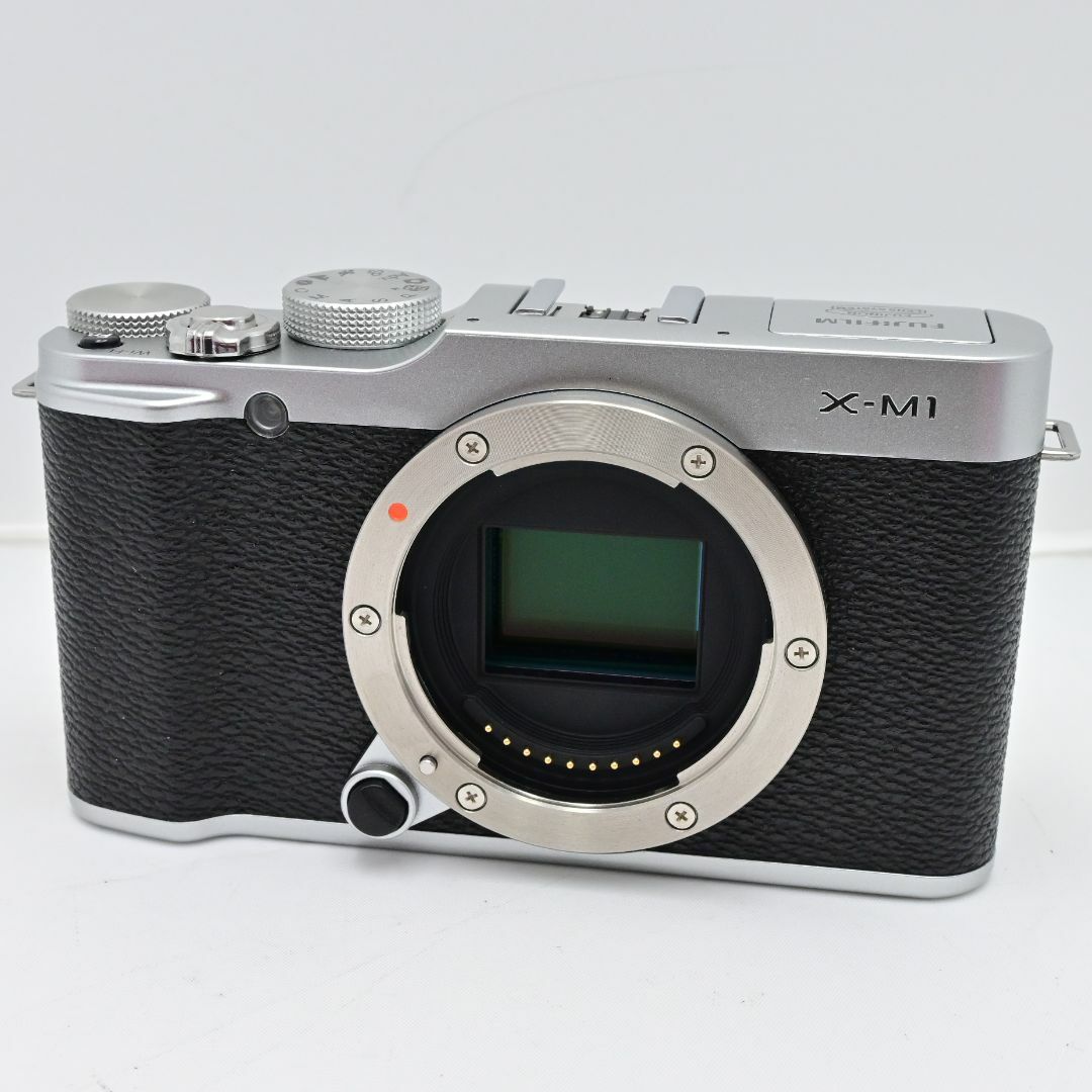 ★美品★ 富士フィルムFUJIFILM ミラーレス一眼カメラ X-M1 シルバー スマホ/家電/カメラのカメラ(ミラーレス一眼)の商品写真