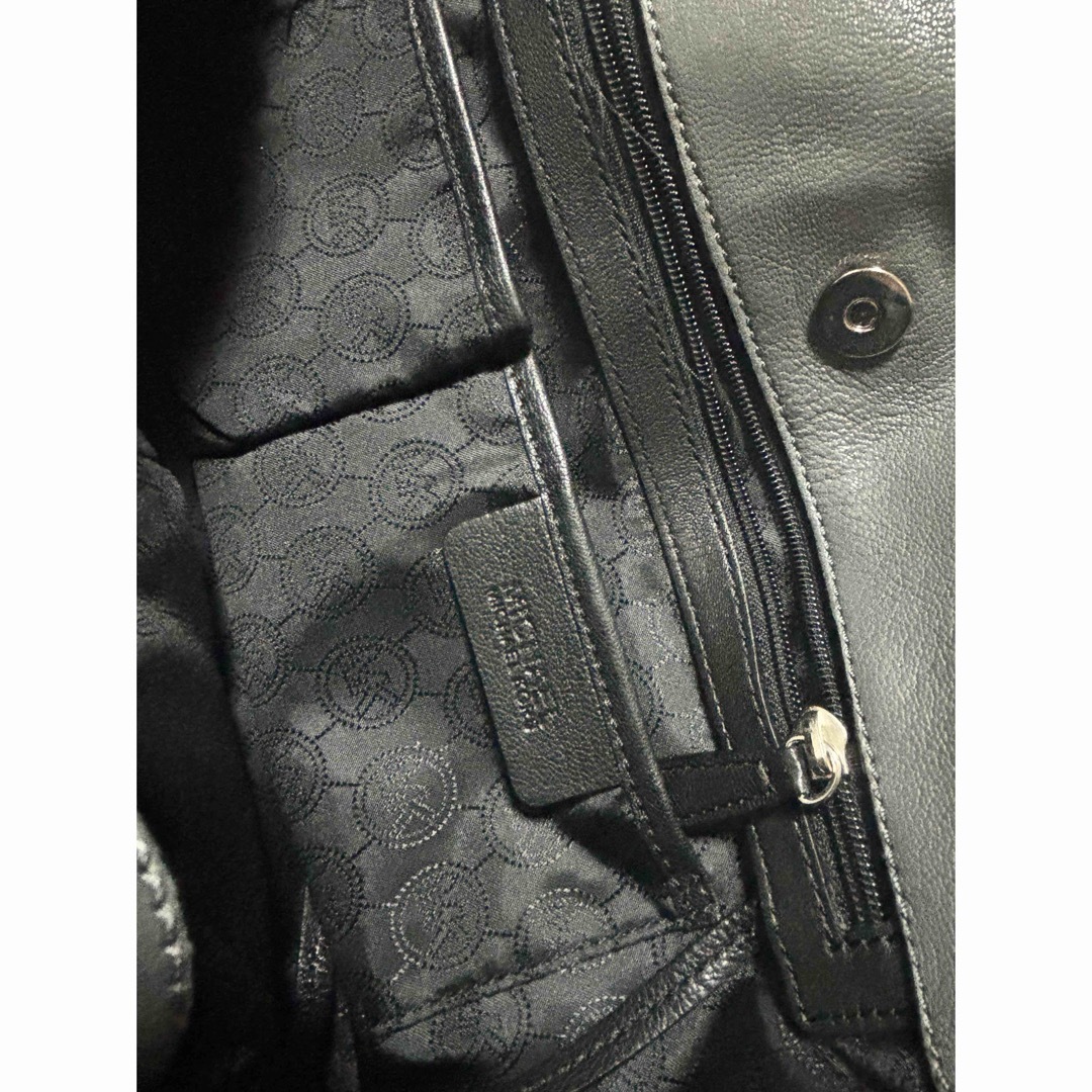 Michael Kors(マイケルコース)のMICHAEL KORS TIPPI LEATHER LARGE SATCHEL レディースのバッグ(ハンドバッグ)の商品写真