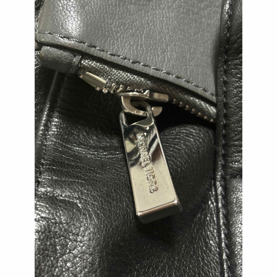 Michael Kors(マイケルコース)のMICHAEL KORS TIPPI LEATHER LARGE SATCHEL レディースのバッグ(ハンドバッグ)の商品写真