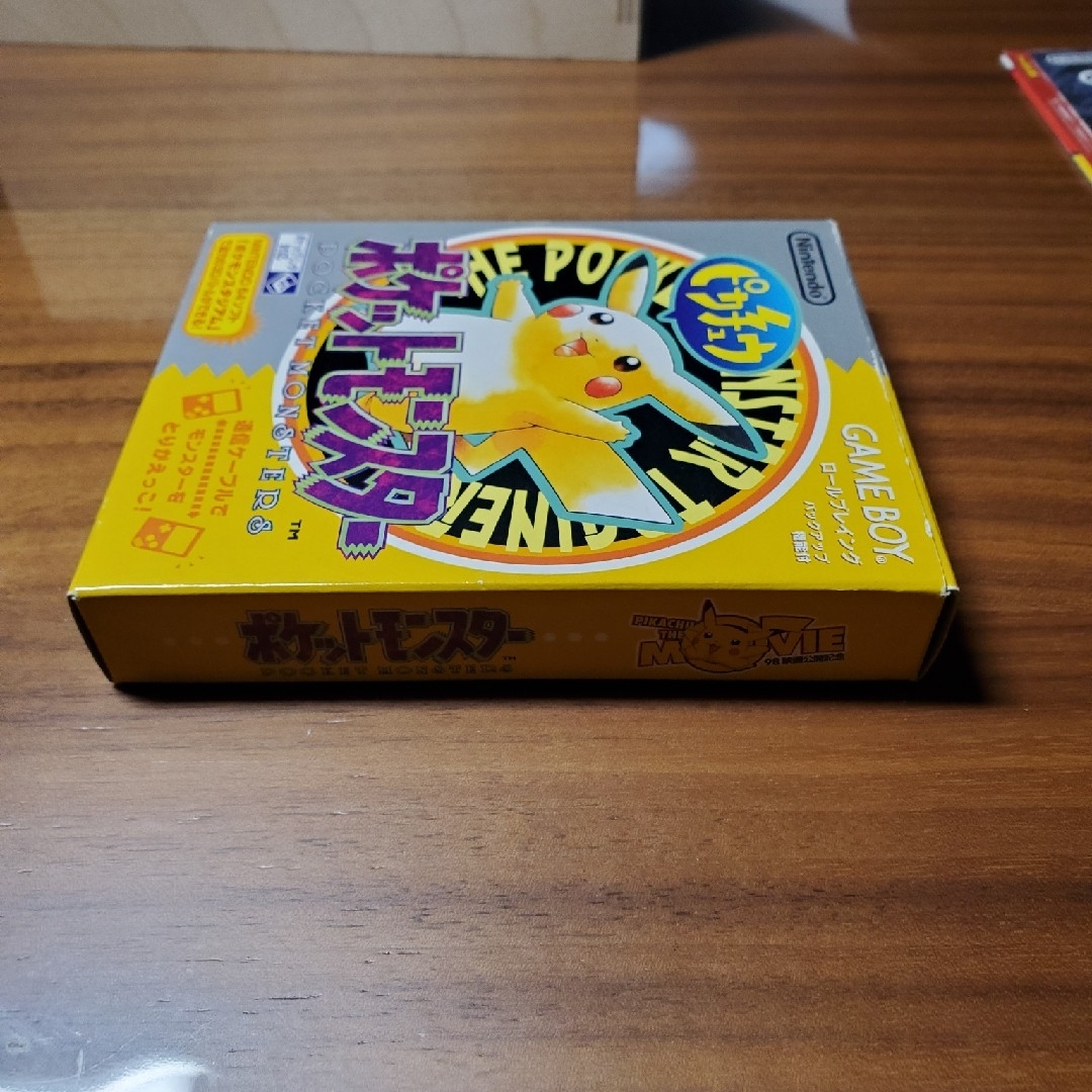 ポケモン(ポケモン)の(中古品)ポケットモンスター　ゲームボーイ　ピカチュウ エンタメ/ホビーのゲームソフト/ゲーム機本体(携帯用ゲームソフト)の商品写真