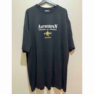 VETEMENTS - VETEMENTS ヴェトモン ロゴTシャツ 黒 バーコードパッチの