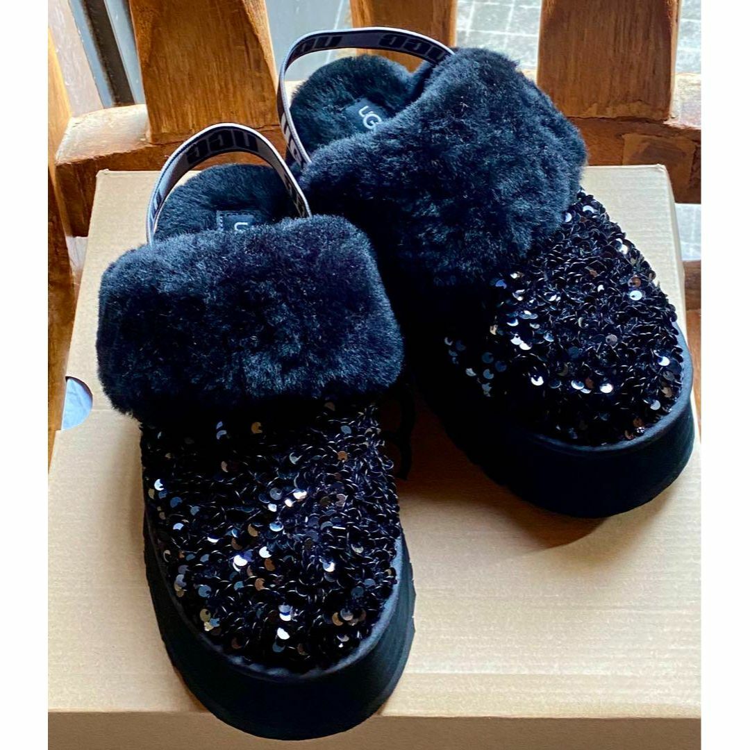 UGG(アグ)の完売しました。。。。✨激レア✨24✨UGG✨ファンケット✨チャンキー シークイン レディースの靴/シューズ(サンダル)の商品写真