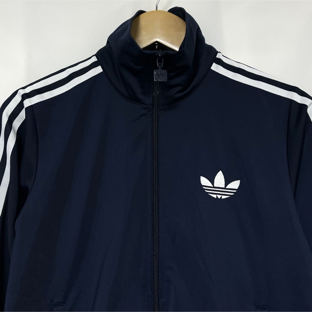 adidas - adidas デカロゴ トラック トップ ジャケット ネイビー adidas - adidas デカロゴ トラック トップ ジャケット ネイビー