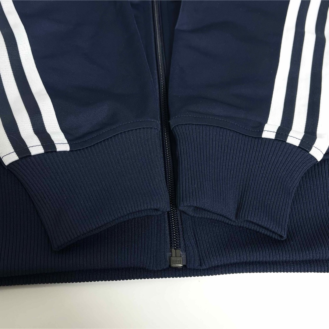 adidas - adidas デカロゴ トラック トップ ジャケット ネイビー adidas - adidas デカロゴ トラック トップ ジャケット ネイビー