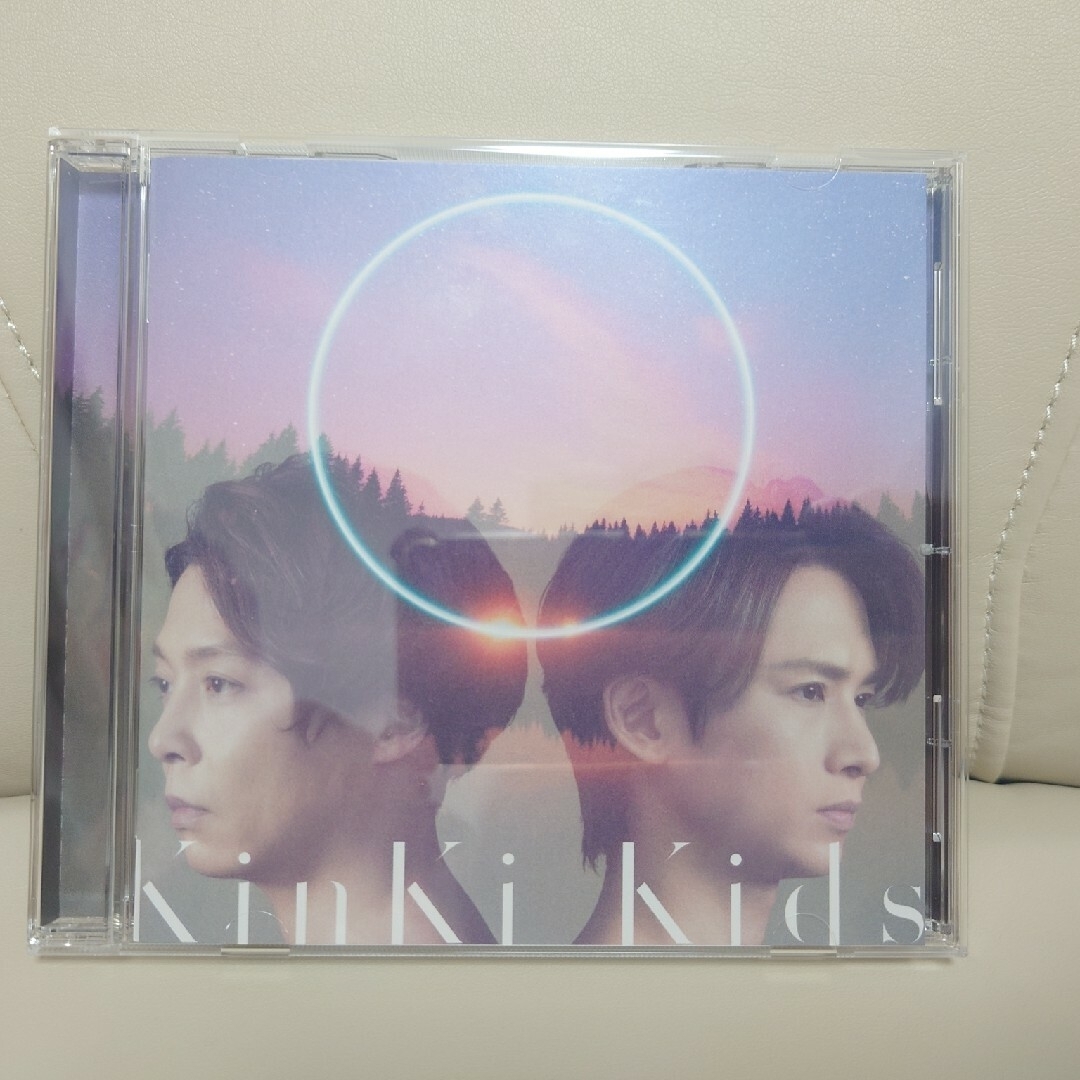 KinKi Kids(キンキキッズ)のO album  / KinKi Kids エンタメ/ホビーのCD(ポップス/ロック(邦楽))の商品写真