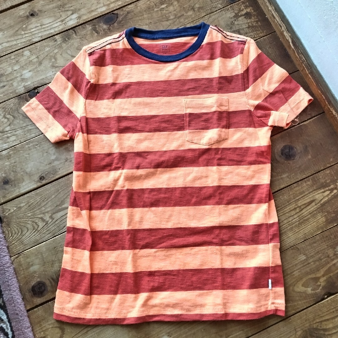 GAP(ギャップ)のGAP ボーダー　半袖　シャツ　オレンジ　紺　クーポン キッズ/ベビー/マタニティのキッズ服男の子用(90cm~)(Tシャツ/カットソー)の商品写真