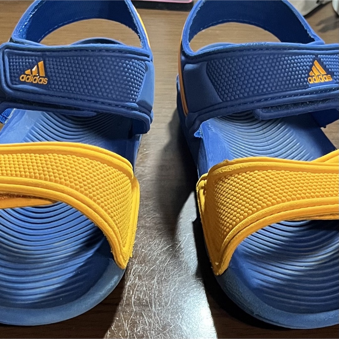 adidas(アディダス)のadidas(アディダス) サンダル　20cm キッズ/ベビー/マタニティのキッズ靴/シューズ(15cm~)(サンダル)の商品写真