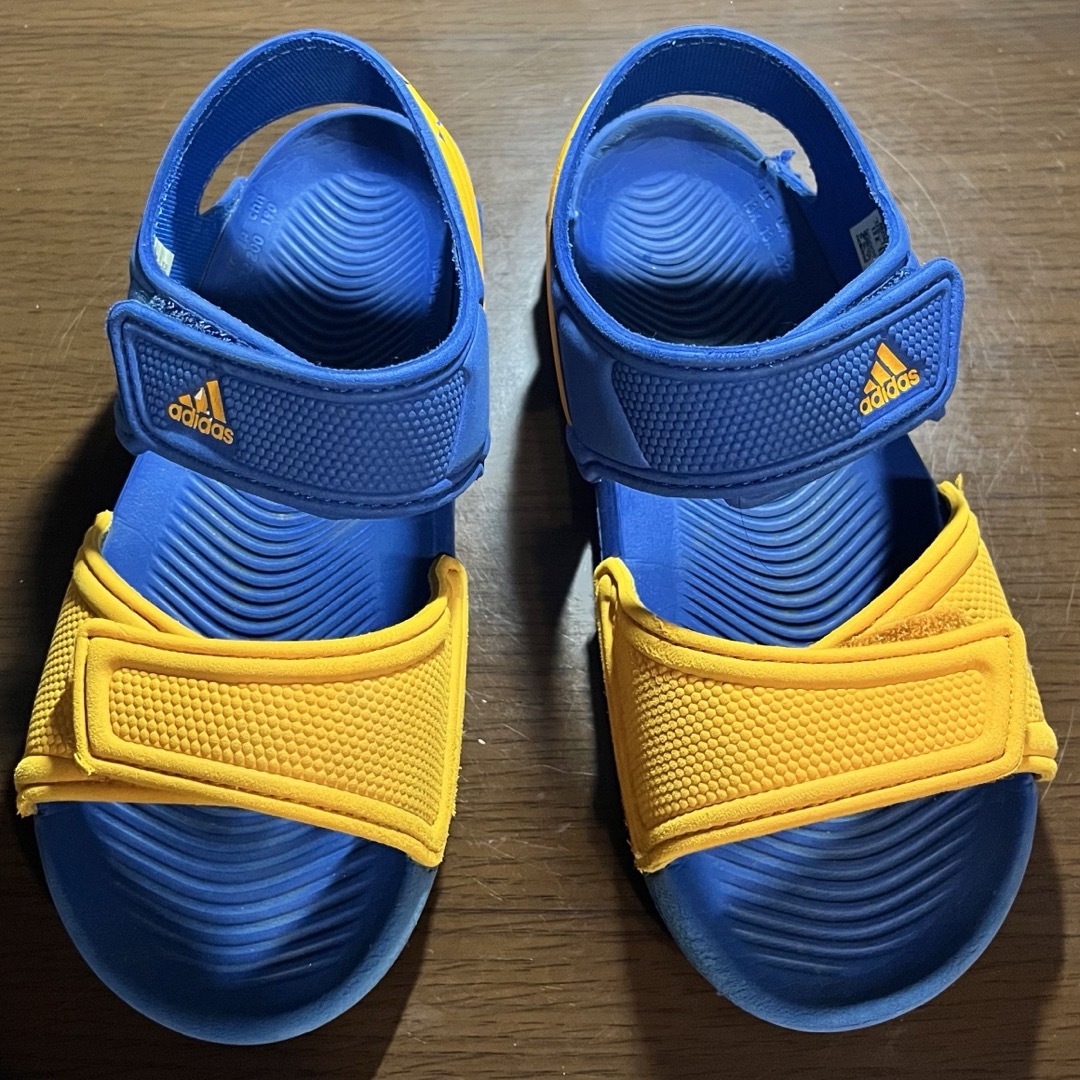 adidas(アディダス)のadidas(アディダス) サンダル　20cm キッズ/ベビー/マタニティのキッズ靴/シューズ(15cm~)(サンダル)の商品写真