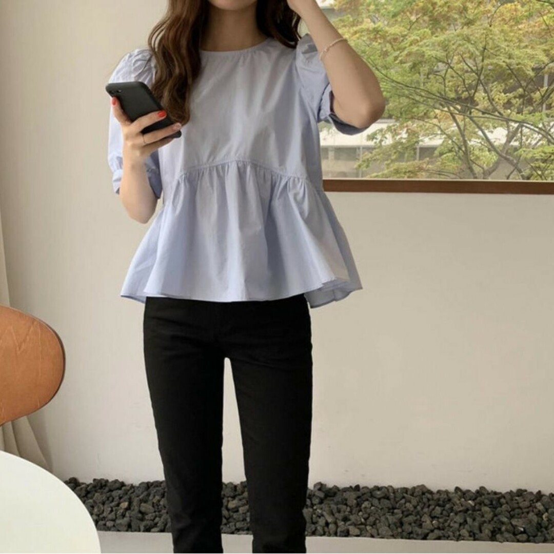バルーン袖 五分袖 パフスリーブ  ペプラム ブラウス  水色 韓国 M レディースのトップス(シャツ/ブラウス(半袖/袖なし))の商品写真