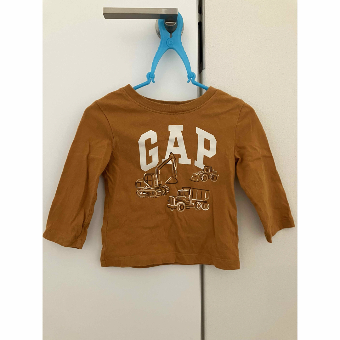 babyGAP(ベビーギャップ)の80 GAP長袖Tシャツ キッズ/ベビー/マタニティのベビー服(~85cm)(シャツ/カットソー)の商品写真