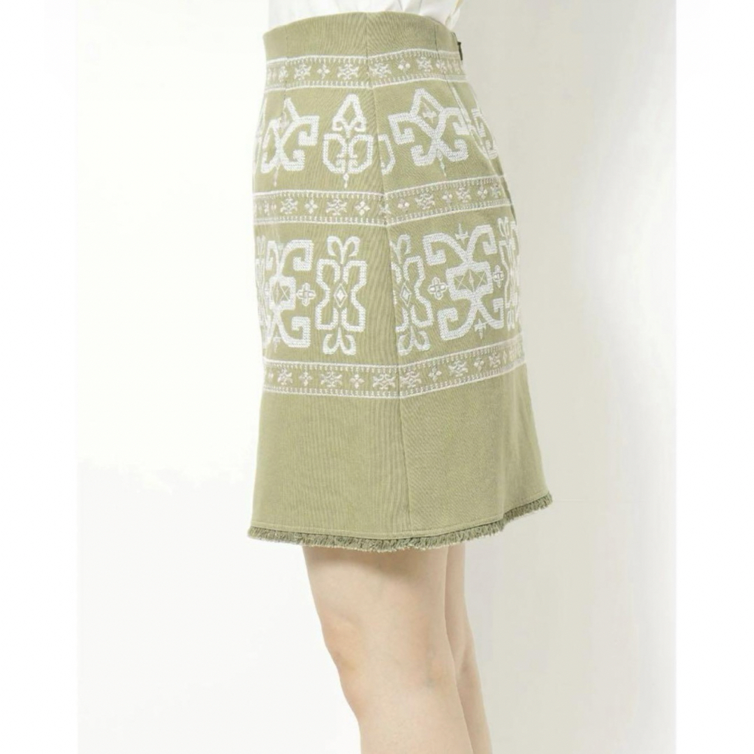 MERCURYDUO(マーキュリーデュオ)のMERCURYDUO 刺繍ミニスカート 【新品未使用タグ付き】 レディースのスカート(ミニスカート)の商品写真