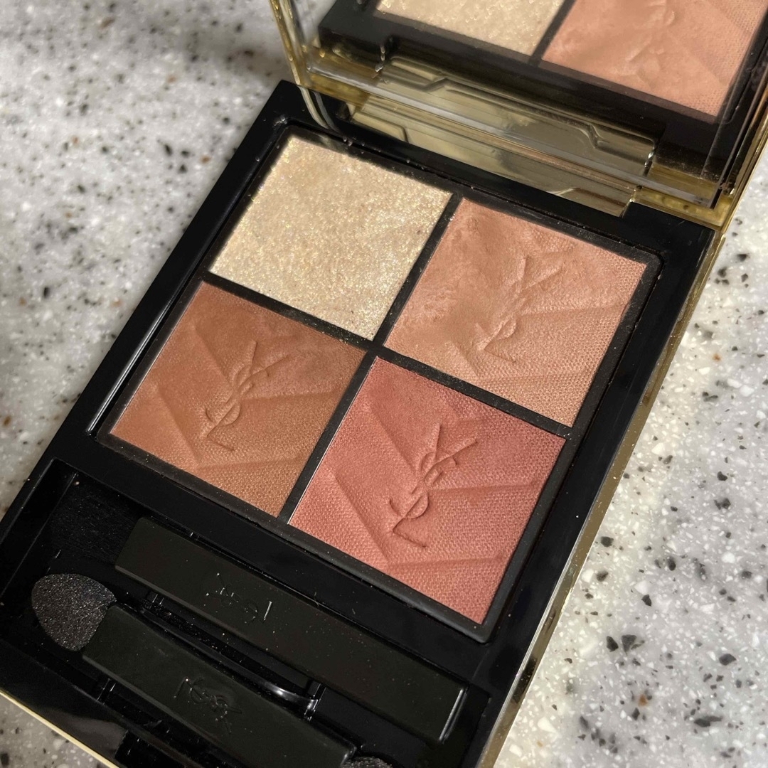 Yves Saint Laurent Beaute(イヴサンローランボーテ)のイヴ・サンローラン　クチュールミニクラッチ 200 コスメ/美容のベースメイク/化粧品(アイシャドウ)の商品写真