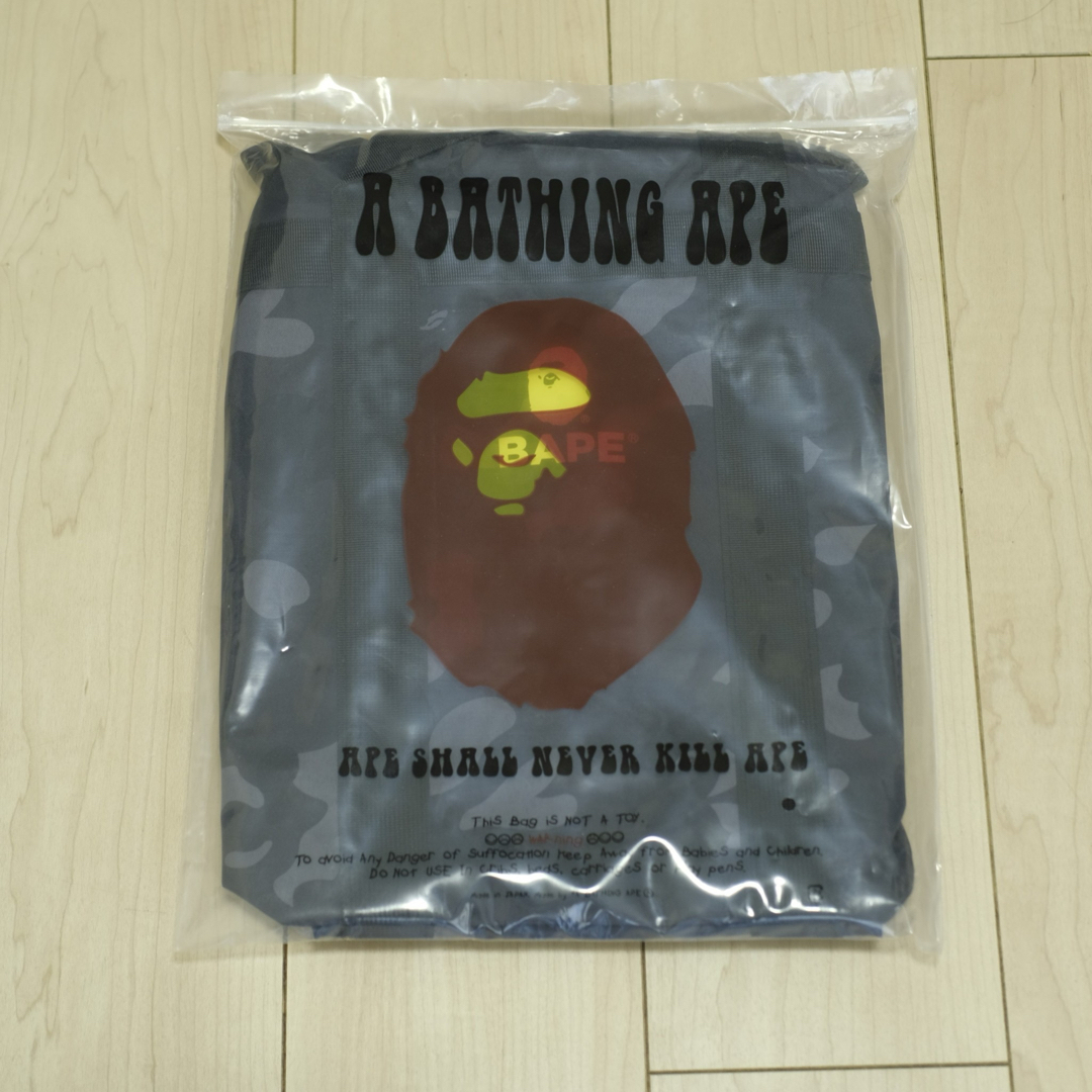 A BATHING APE(アベイシングエイプ)のA BATHING APE ブラックカモ柄 大容量ダッフルバッグ メンズのバッグ(ドラムバッグ)の商品写真