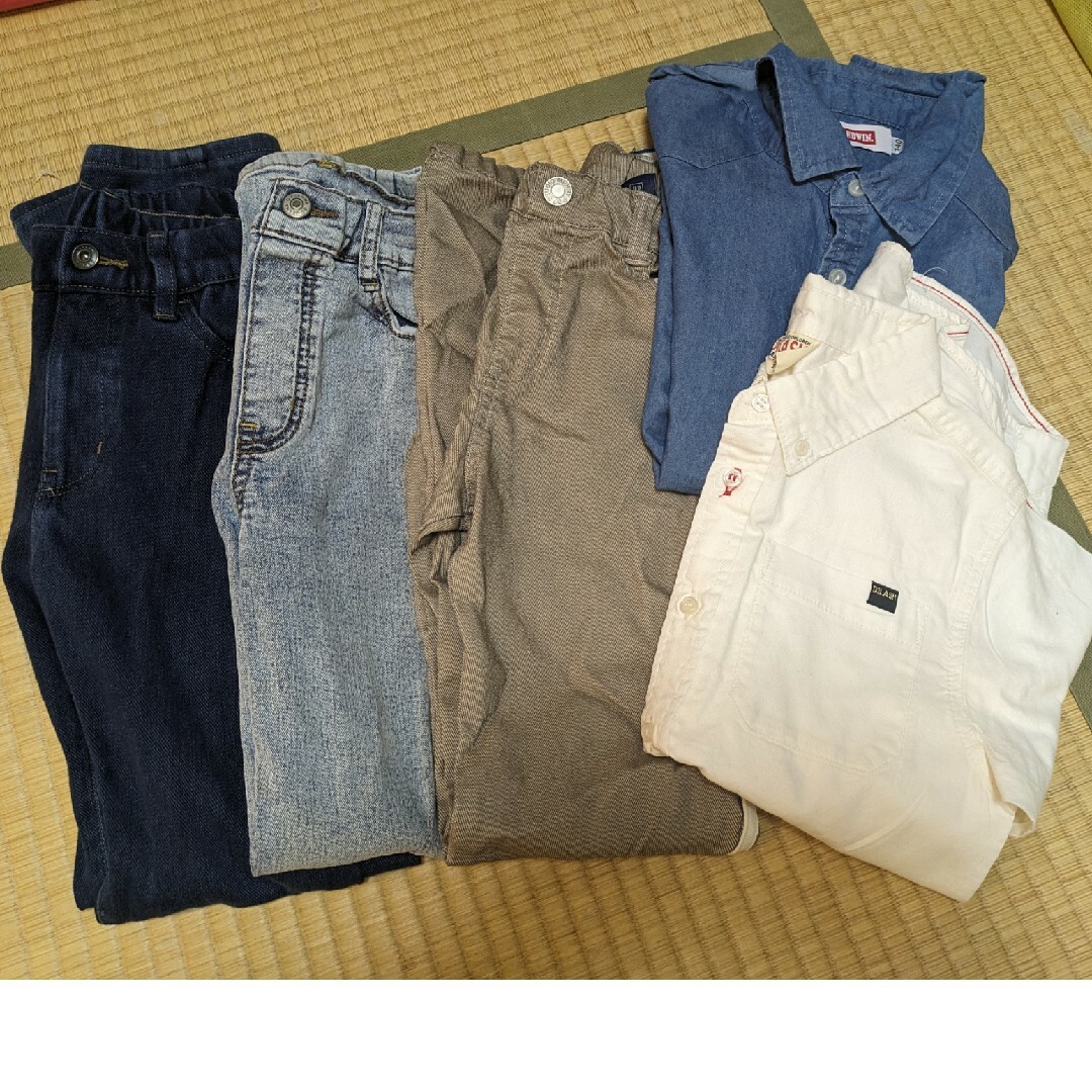 UNIQLO(ユニクロ)の男の子 パンツとシャツ 5点セット キッズ/ベビー/マタニティのキッズ服男の子用(90cm~)(パンツ/スパッツ)の商品写真