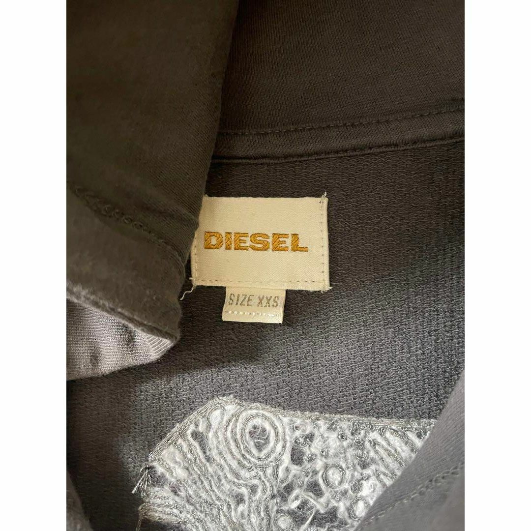 DIESEL(ディーゼル)のDIESEL ディーゼル　背面刺繍プリントパーカー　XXS レディースのトップス(パーカー)の商品写真