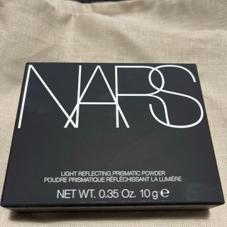 ナーズ(NARS)のNARS ライト リフレクティング プリズマティック パウダー 10g #Moo(フェイスパウダー)