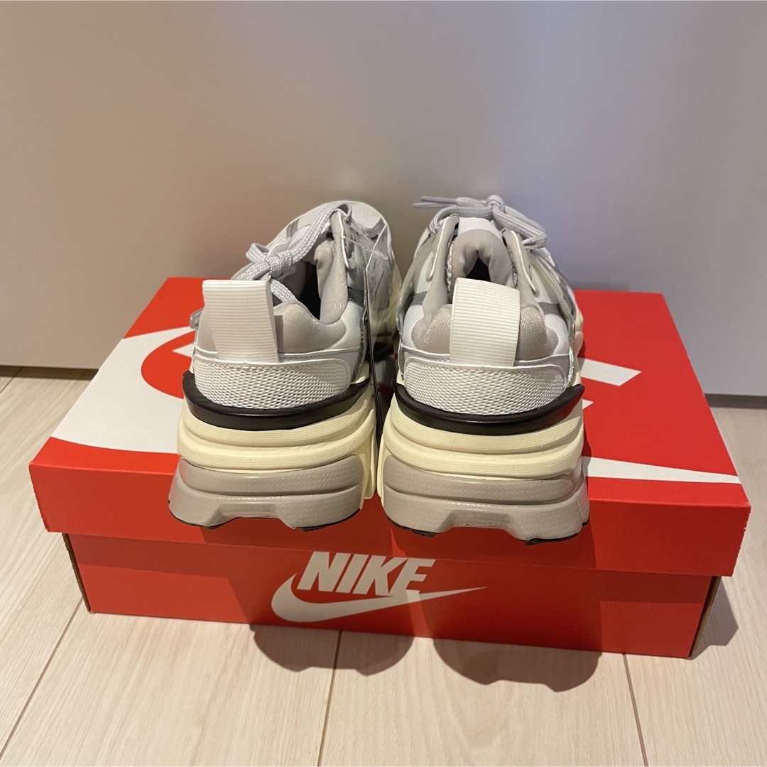 NIKE(ナイキ)の新品　NIKE ナイキ　Wmns V2K Run FD0736-100 25.0 レディースの靴/シューズ(スニーカー)の商品写真