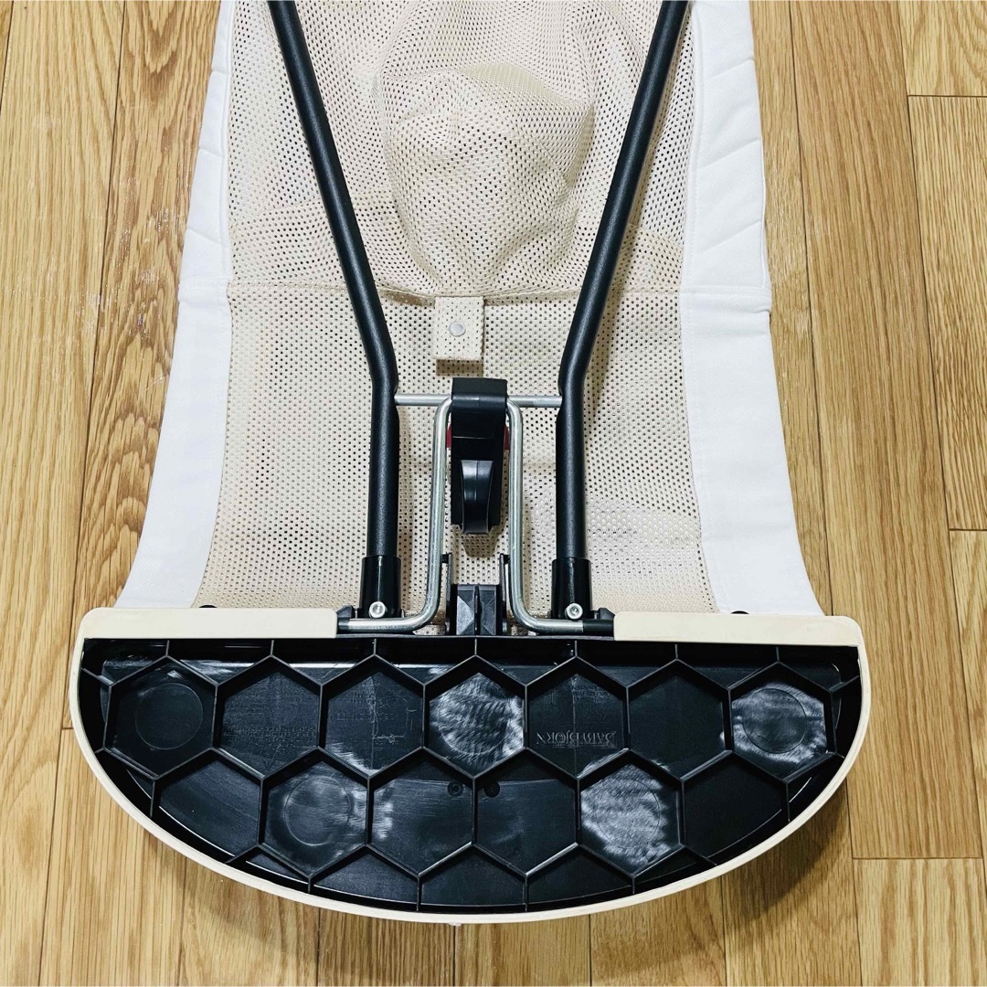 BABYBJORN(ベビービョルン)の《超美品》使用数回★ベビービョルン バウンサー バランスソフト パーリーピンク キッズ/ベビー/マタニティの寝具/家具(ベビーベッド)の商品写真