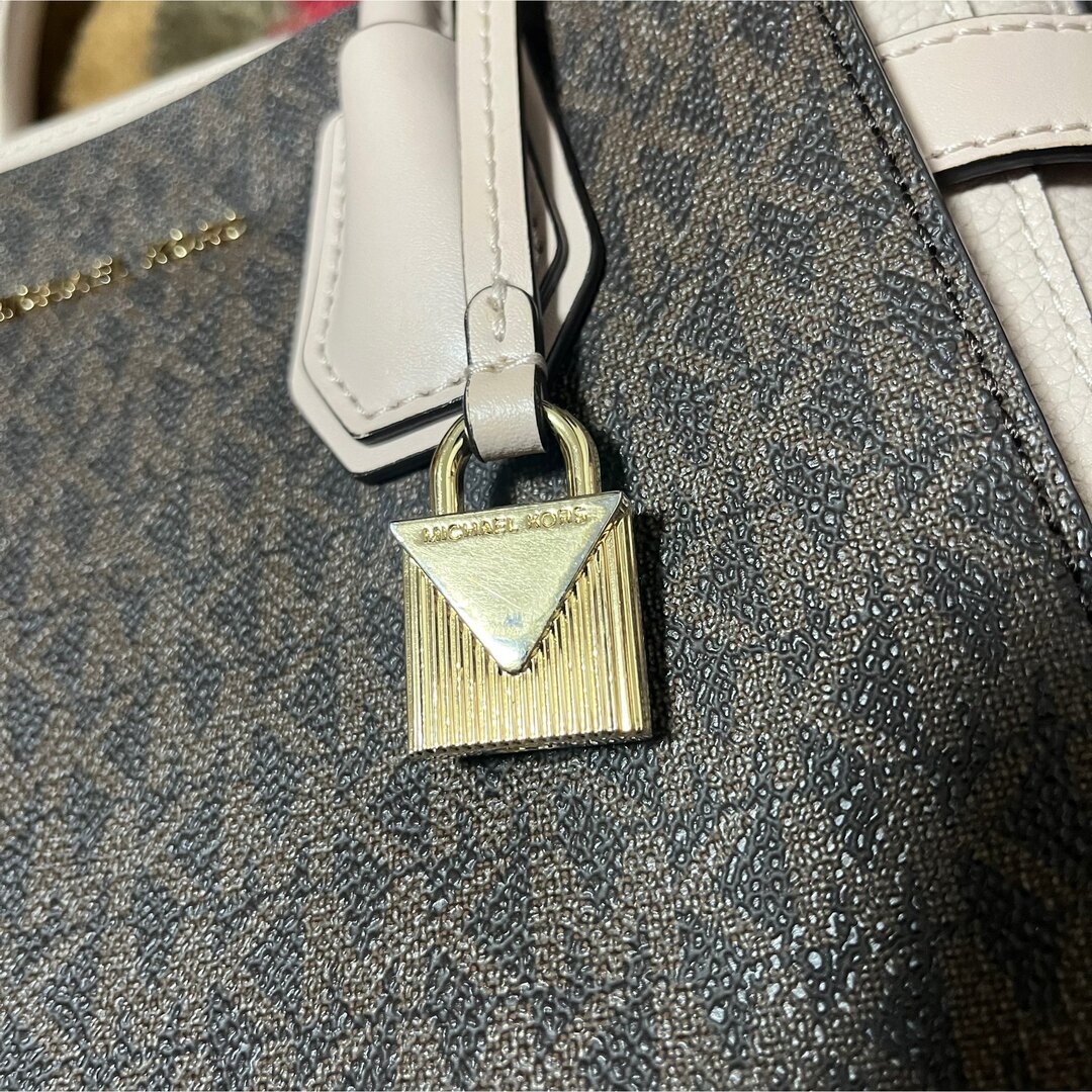 Michael Kors(マイケルコース)のMICHAEL KORS マイケルコース ハンドバッグ レザー シグネチャー レディースのバッグ(ショルダーバッグ)の商品写真