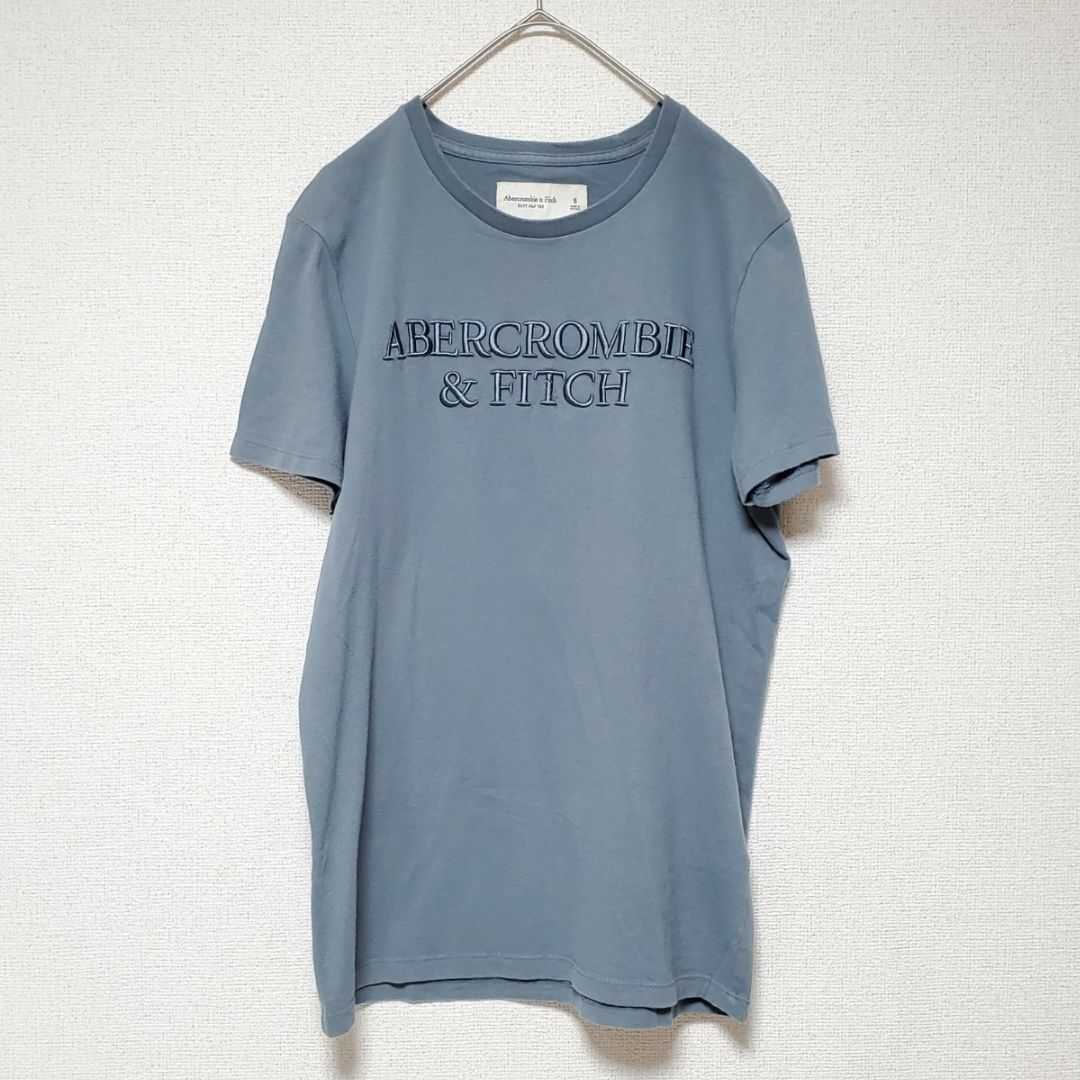 Abercrombie&Fitch(アバクロンビーアンドフィッチ)のAbercrombie＆Fitch　メンズ 半袖Tシャツ ブルーグレー　サイズS メンズのトップス(Tシャツ/カットソー(半袖/袖なし))の商品写真