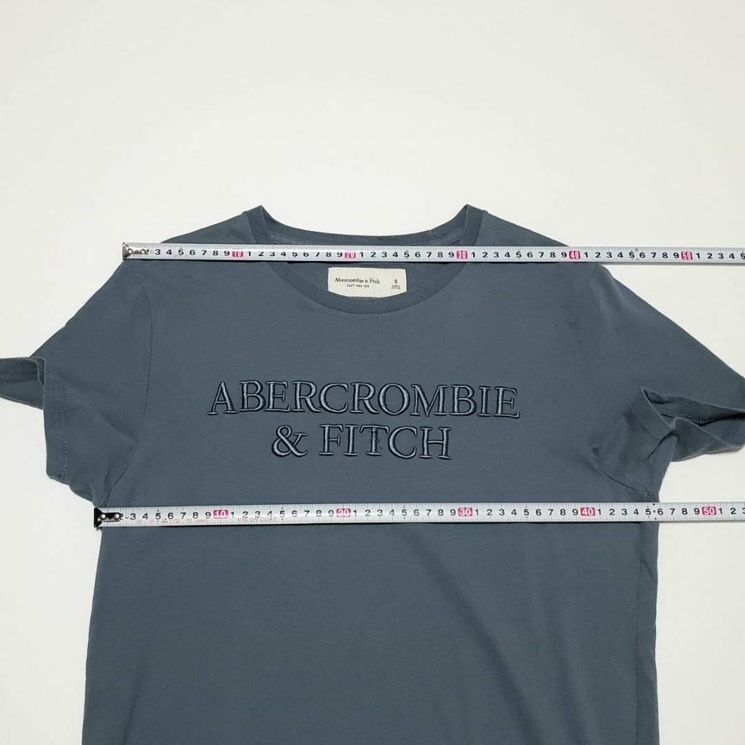 Abercrombie&Fitch(アバクロンビーアンドフィッチ)のAbercrombie＆Fitch　メンズ 半袖Tシャツ ブルーグレー　サイズS メンズのトップス(Tシャツ/カットソー(半袖/袖なし))の商品写真