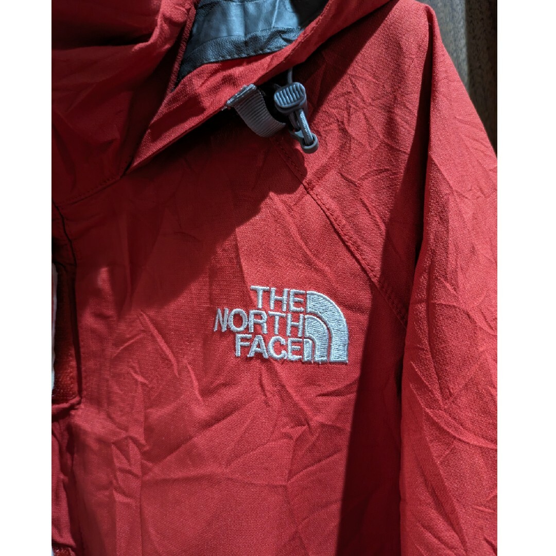 THE NORTH FACE(ザノースフェイス)のザノースフェイス　訳あり　レインパーカー　レッド レディースのジャケット/アウター(ナイロンジャケット)の商品写真