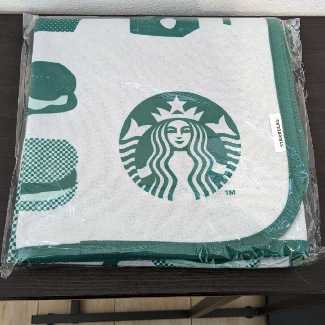 Starbucks(スターバックス)の新品 スターバックス福袋2024 ピクニックマット スポーツ/アウトドアのアウトドア(その他)の商品写真