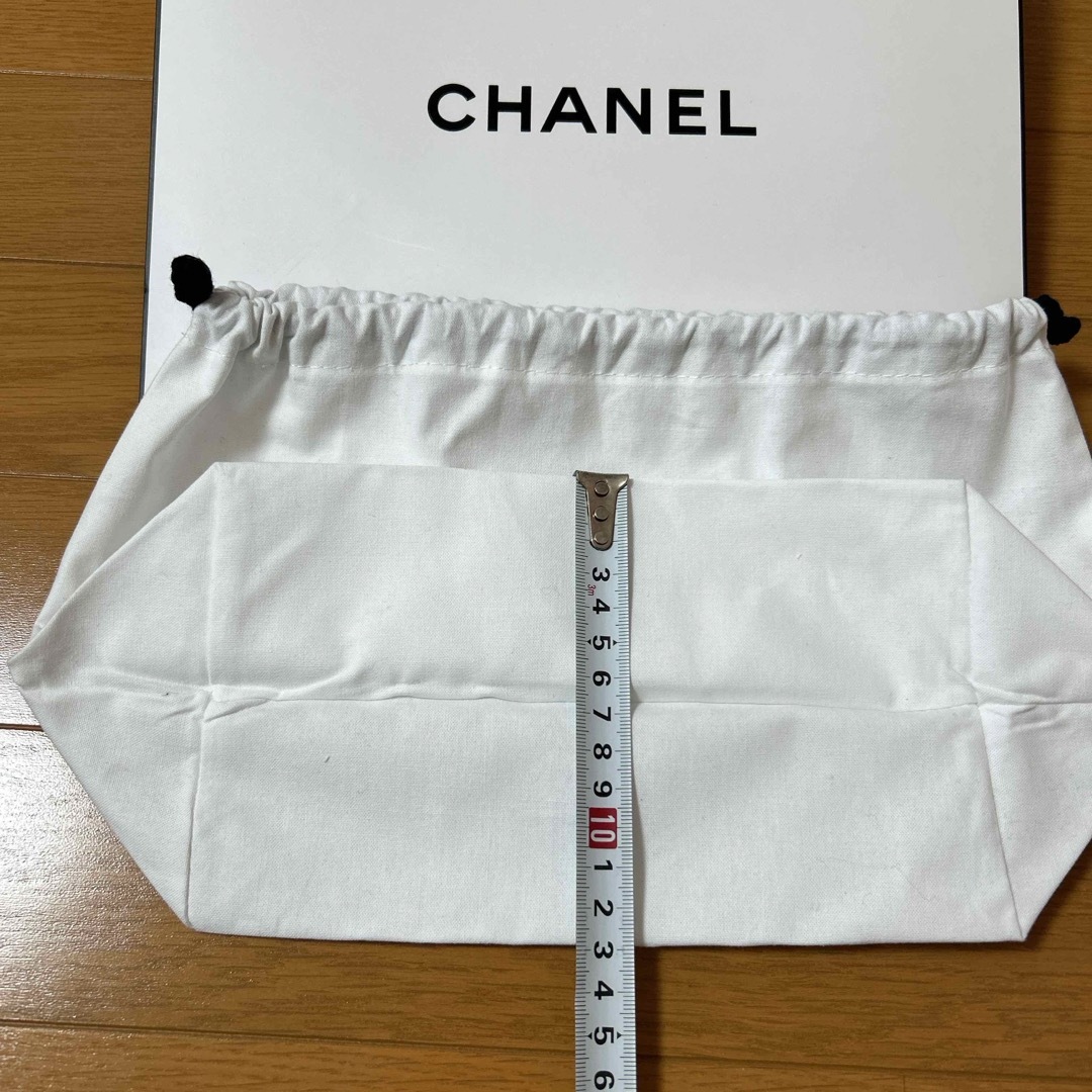 CHANEL(シャネル)の巾着袋 レディースのファッション小物(ポーチ)の商品写真
