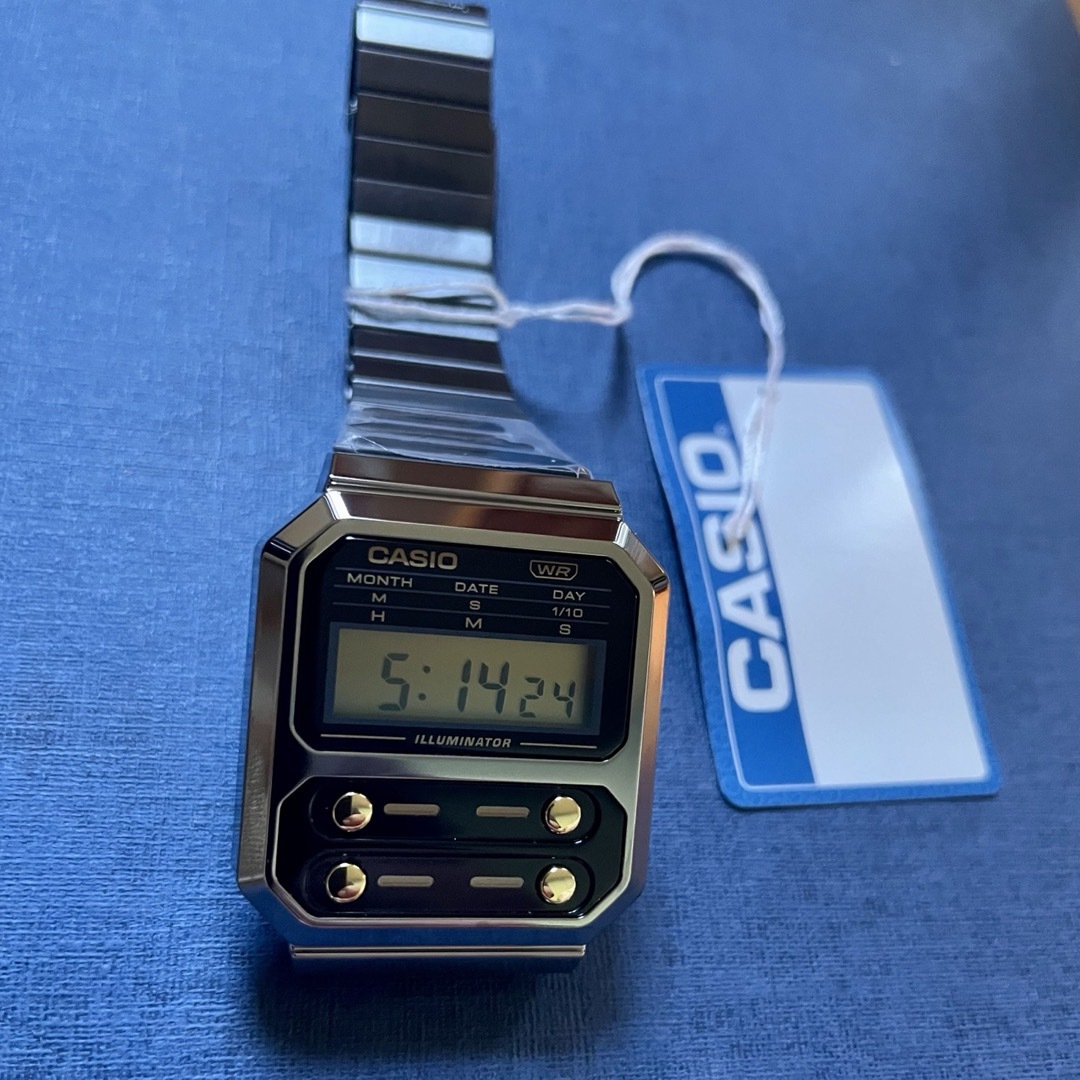CASIO(カシオ)のカシオ デジタル腕時計　新品　LEDバックライト　ゴールドボタン　海外輸入モデル メンズの時計(腕時計(デジタル))の商品写真