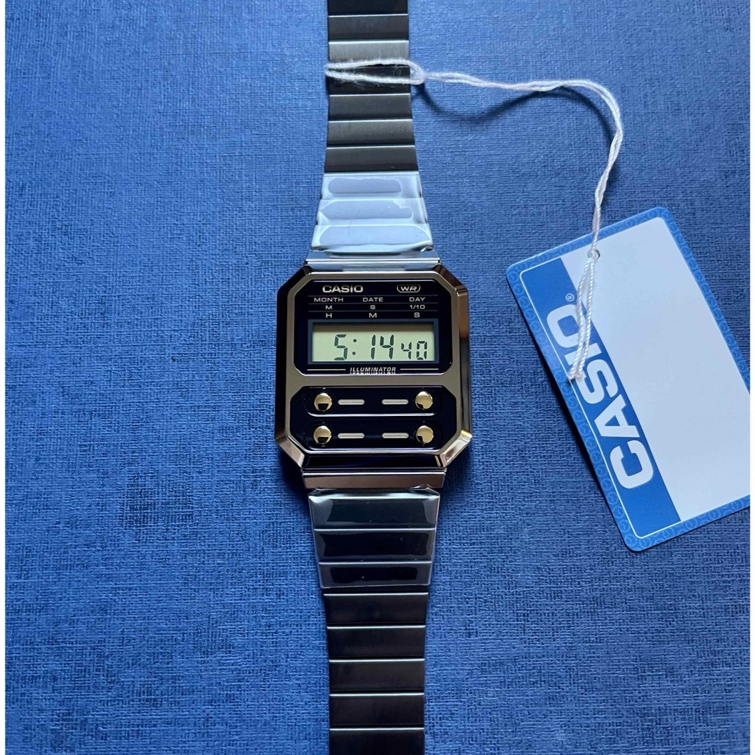 CASIO(カシオ)のカシオ デジタル腕時計　新品　LEDバックライト　ゴールドボタン　海外輸入モデル メンズの時計(腕時計(デジタル))の商品写真