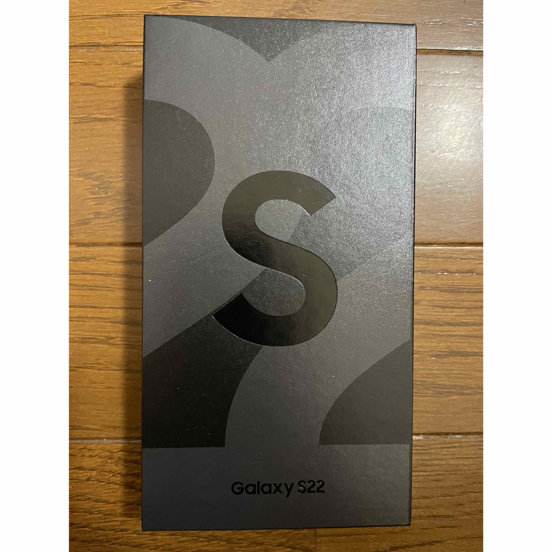 【新品 未使用】Galaxy S22 ブラック スマホ/家電/カメラのスマートフォン/携帯電話(スマートフォン本体)の商品写真