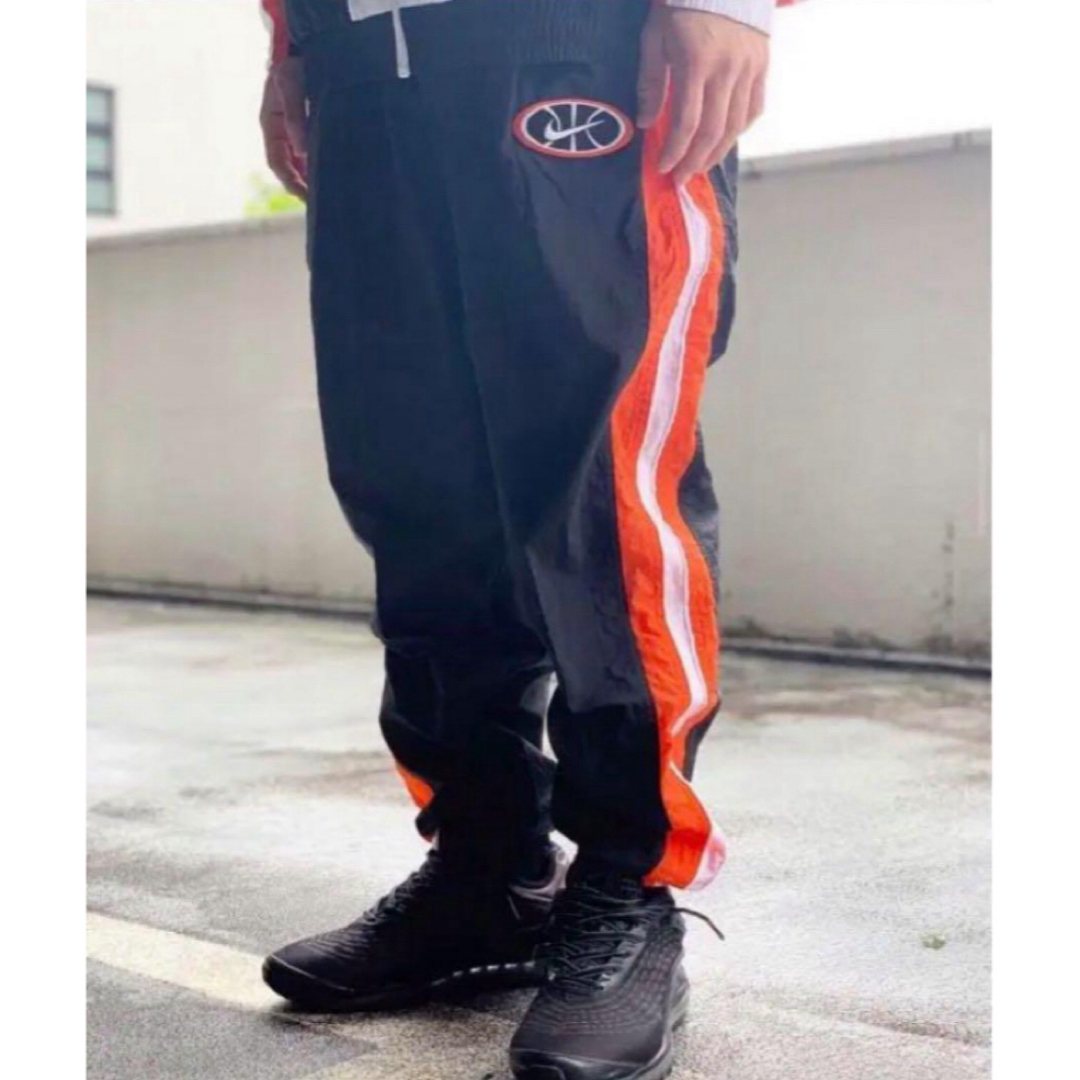 NIKE(ナイキ)の早い者勝ち！入手困難 THROWBACK PANTS ナイキ NIKE メンズのジャケット/アウター(ナイロンジャケット)の商品写真