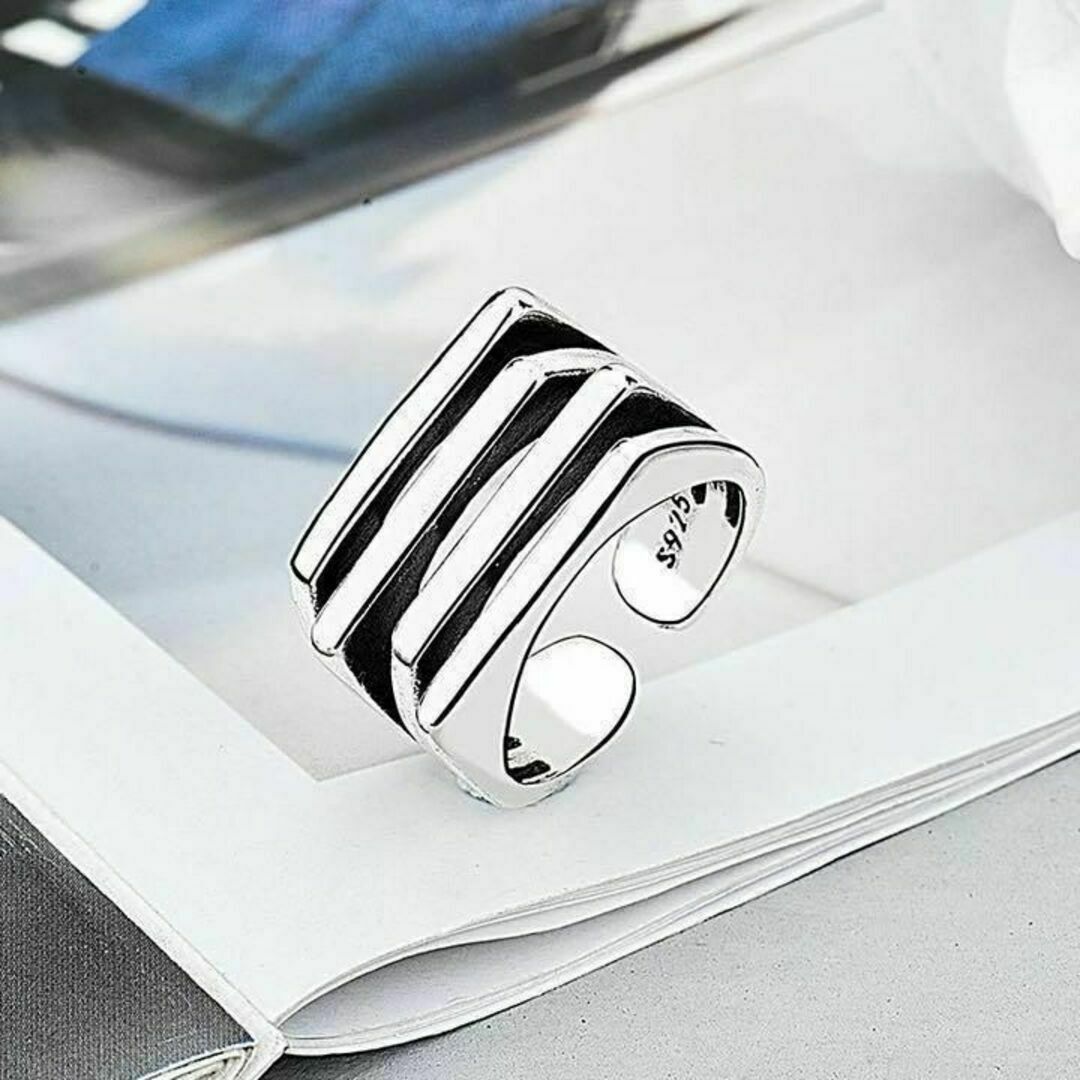 デザインリング　シルバー925 レディース　指輪　シンプル　フリーサイズ レディースのアクセサリー(リング(指輪))の商品写真