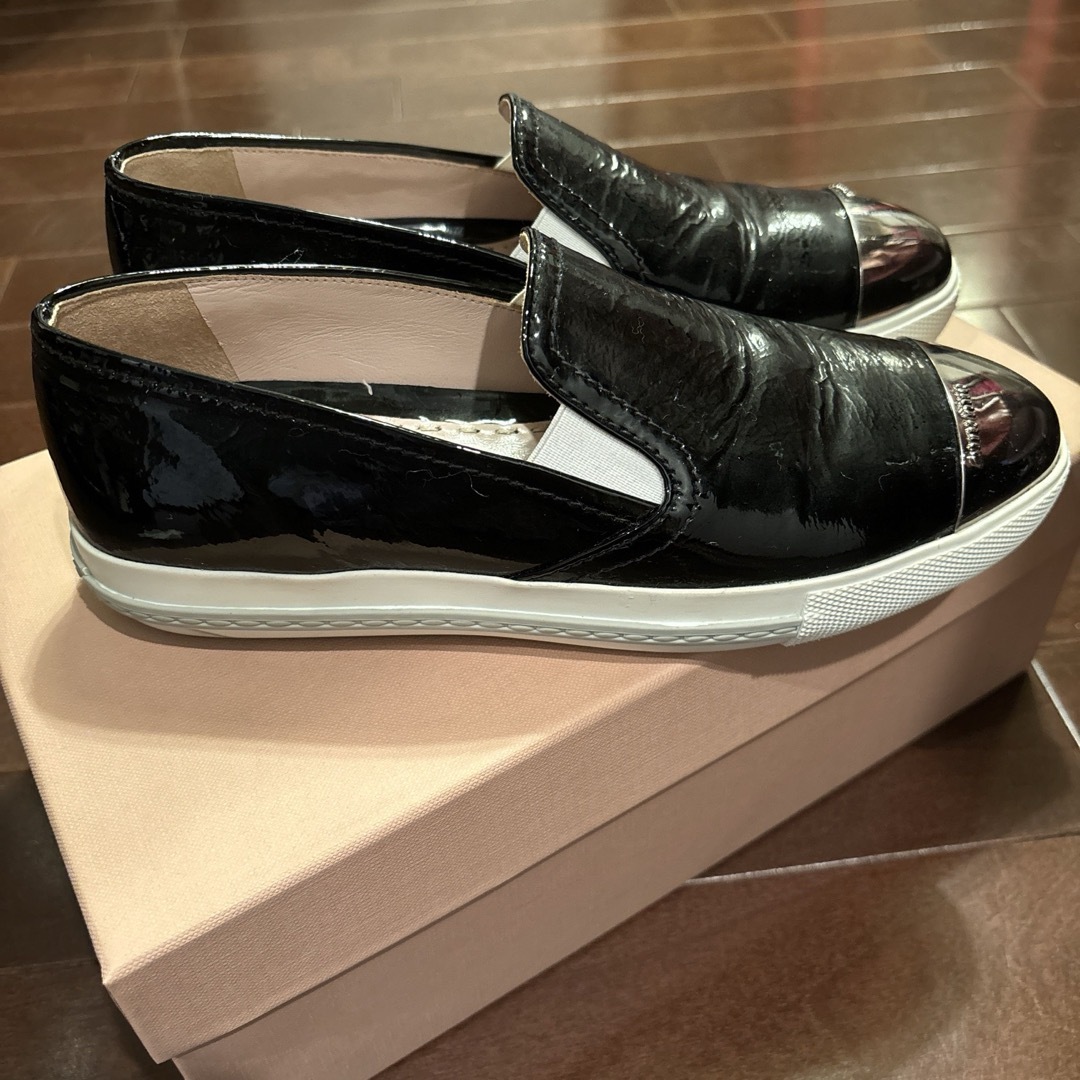 miumiu(ミュウミュウ)のミュウミュウ　miumiu 靴　スリッポン　パンプス　ローファー　ハイブランド レディースの靴/シューズ(スリッポン/モカシン)の商品写真