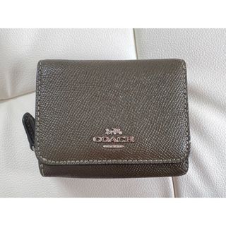 コーチ(COACH)の美品　COACH  コーチ　三つ折り財布　カーキ(財布)