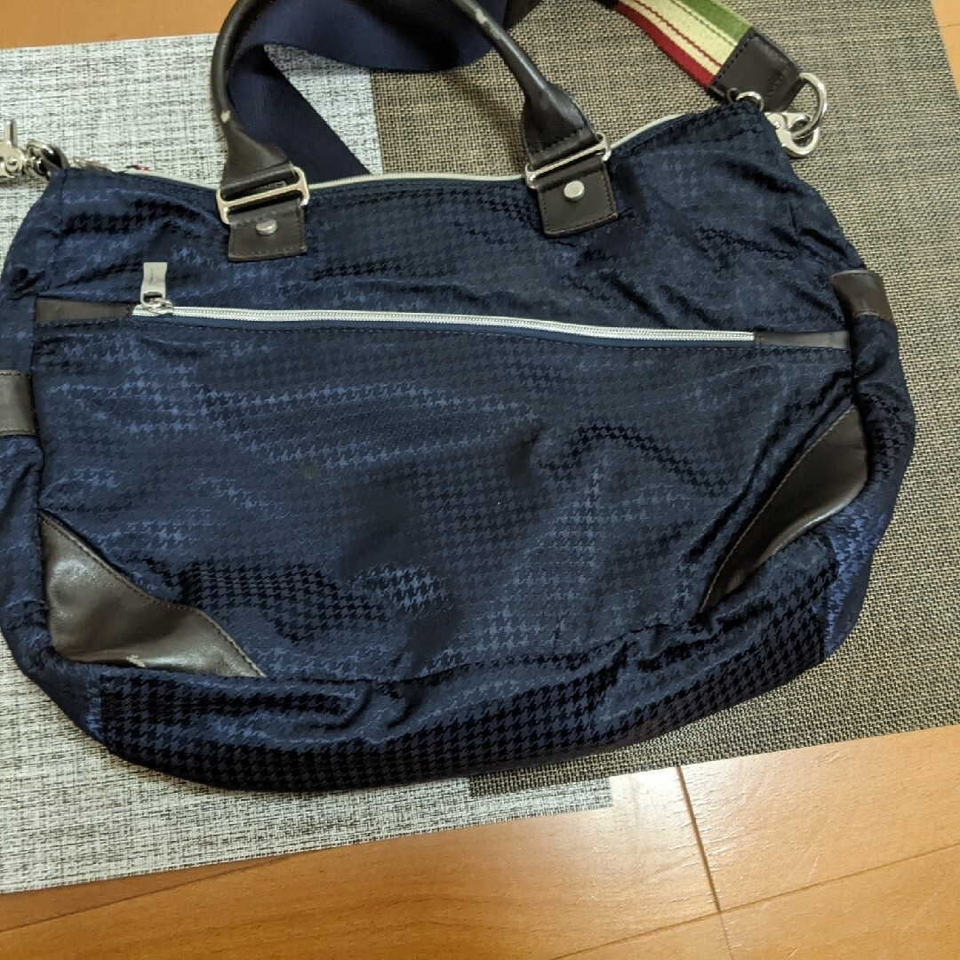 Orobianco(オロビアンコ)のオロビアンコ　紺　ショルダーバッグ メンズのバッグ(ショルダーバッグ)の商品写真