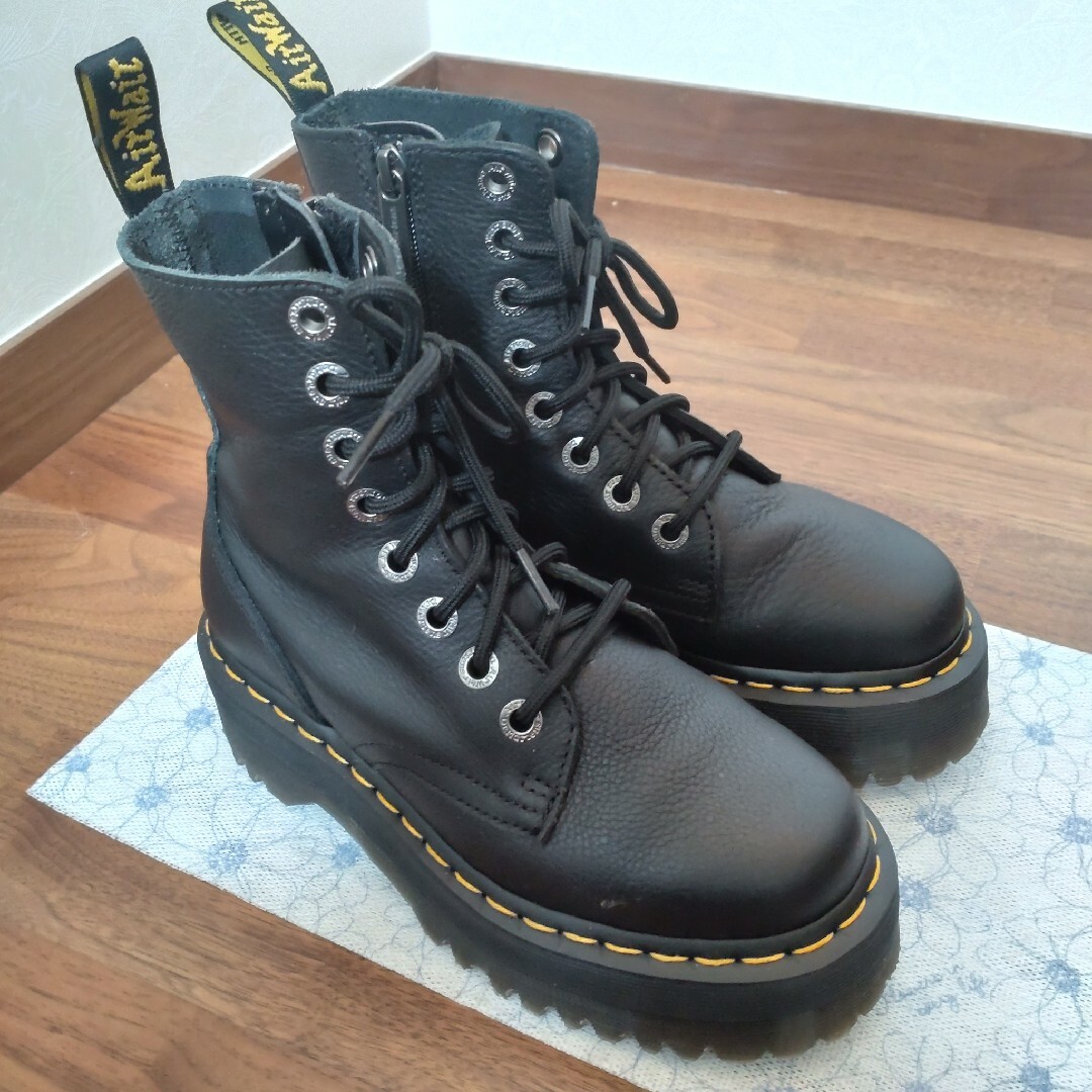 Dr.Martens(ドクターマーチン)のドクターマーチン　8ホール 厚底 レディースの靴/シューズ(ブーツ)の商品写真