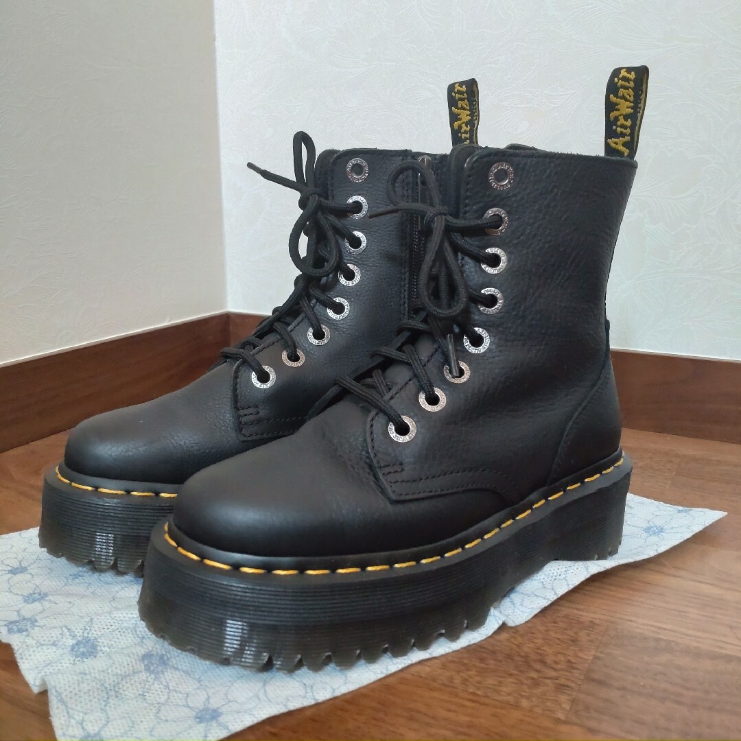 Dr.Martens(ドクターマーチン)のドクターマーチン　8ホール 厚底 レディースの靴/シューズ(ブーツ)の商品写真