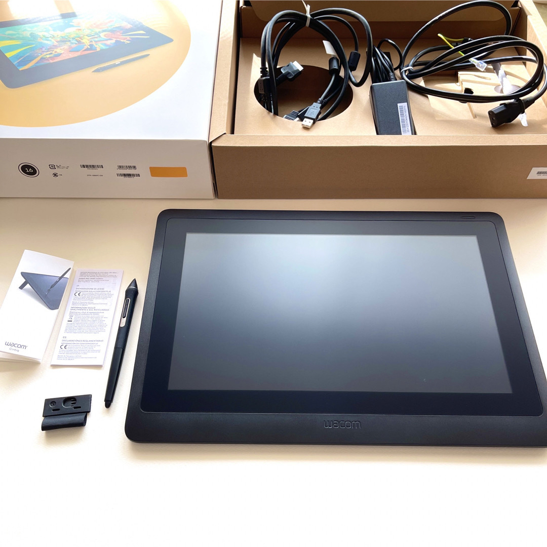 Wacom(ワコム)のワコム Wacom Cintiq 16 液晶ペンタブレット ペン付 ／箱付 美品 スマホ/家電/カメラのPC/タブレット(PC周辺機器)の商品写真