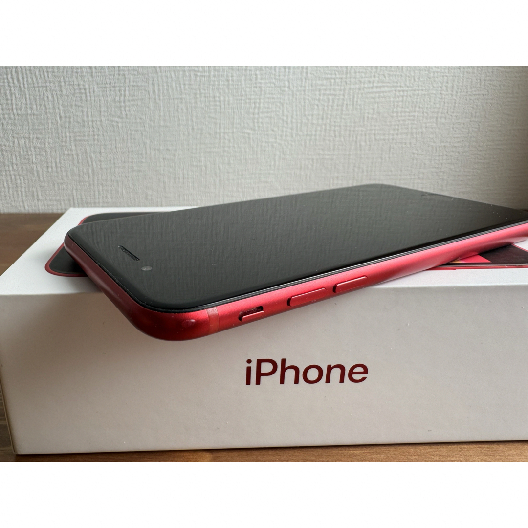 iPhone(アイフォーン)のiPhone SE 第2世代 (SE2) レッド 128 GB SIMフリー スマホ/家電/カメラのスマートフォン/携帯電話(スマートフォン本体)の商品写真