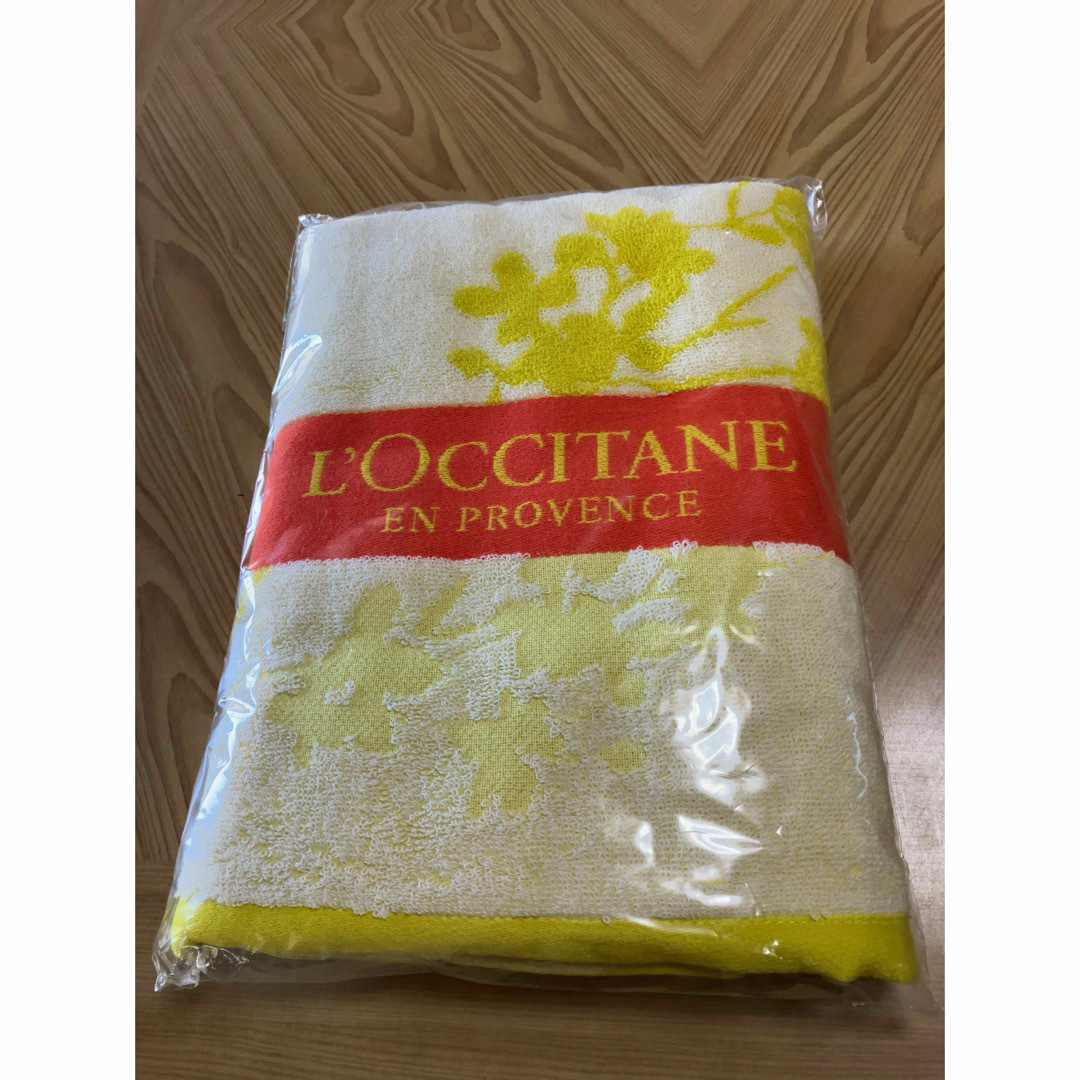 L'OCCITANE(ロクシタン)の891）【L'ＯCCITANE】バスタオル『オスマンサス』（ノベルティ／新品） エンタメ/ホビーのコレクション(ノベルティグッズ)の商品写真