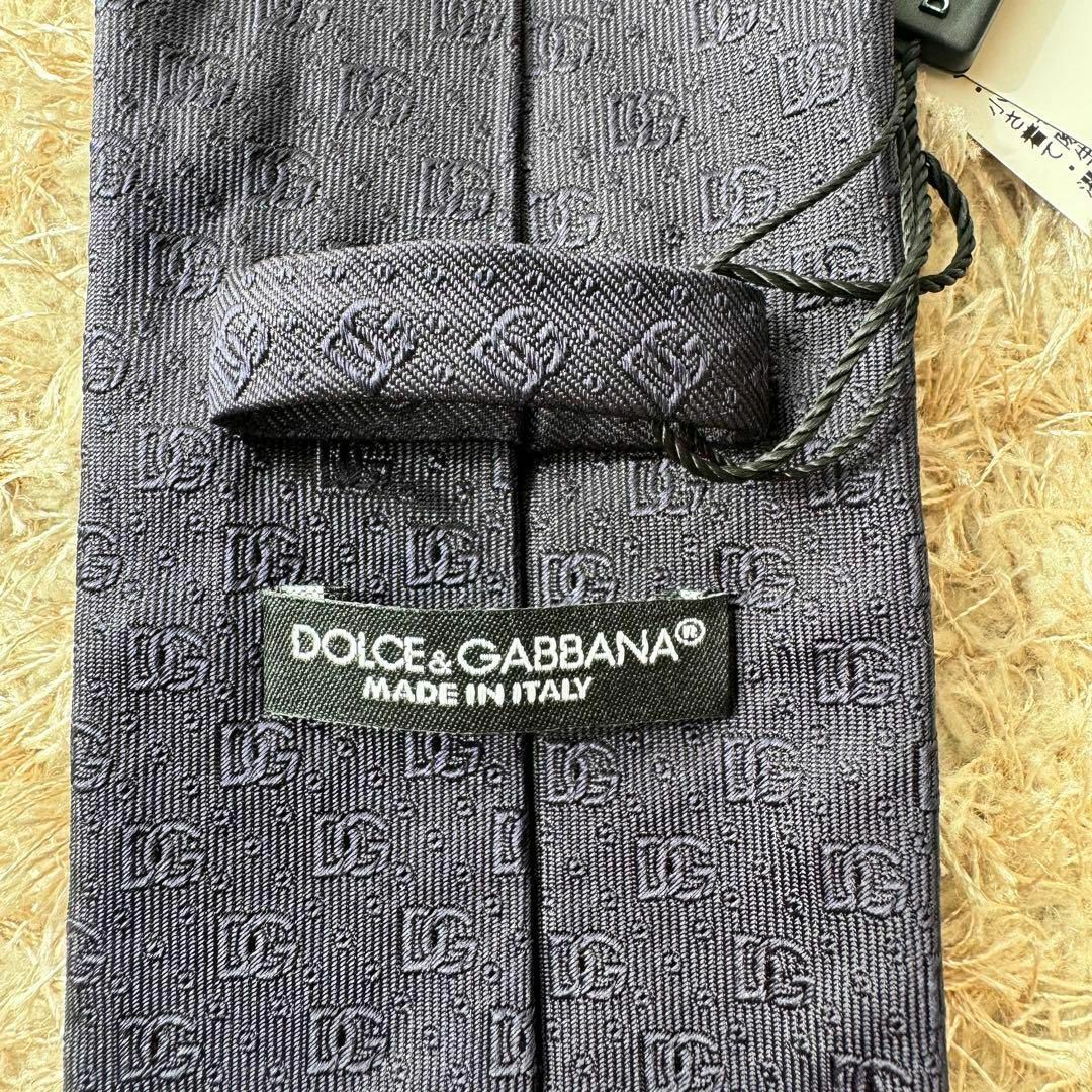 DOLCE&GABBANA(ドルチェアンドガッバーナ)の【未使用】DOLCE & GABBANA ネクタイ ネイビー 総柄 シルク メンズのファッション小物(ネクタイ)の商品写真