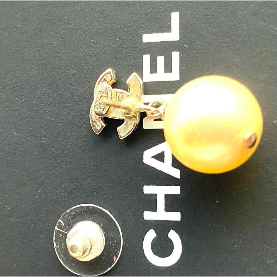 CHANEL - CHANEL シャネル パールピアス ココマーク 美品 片耳 箱付き CHANEL - CHANEL シャネル パールピアス ココマーク 美品 片耳 箱付き