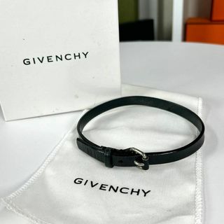 ジバンシィ(GIVENCHY)の美品 GIVENCHY レザー ブレスレット チョーカー エンボスロゴ(ブレスレット)