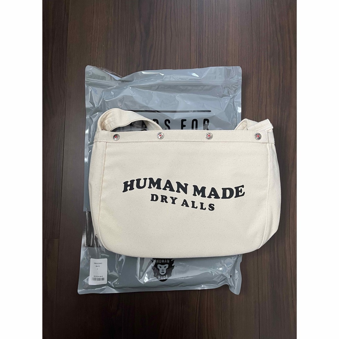 HUMAN MADE(ヒューマンメイド)のHUMAN MADE PAPERBOY BAG 完売品 メンズのバッグ(ショルダーバッグ)の商品写真