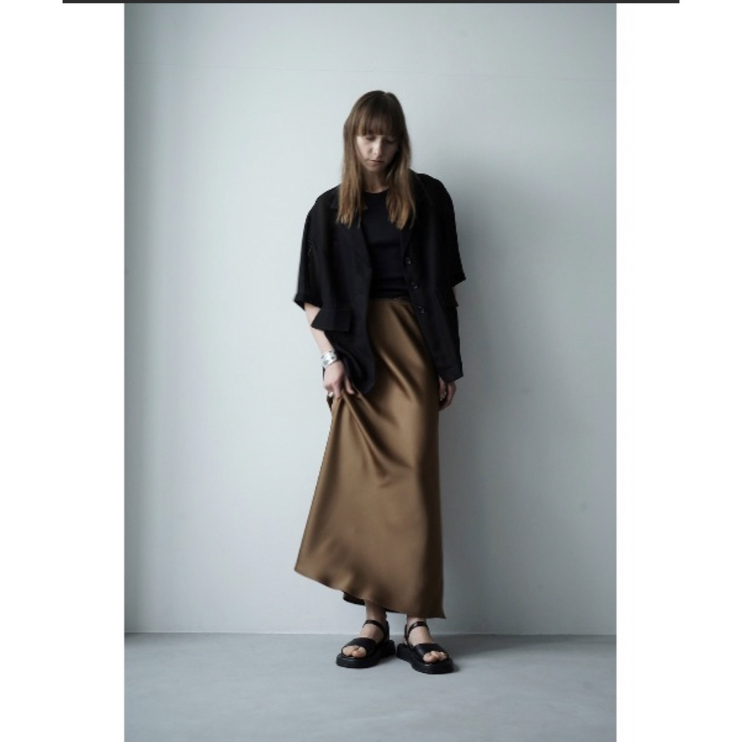 CLANE(クラネ)のクラネ　LOW WAIST SATIN SKIRT レディースのスカート(ロングスカート)の商品写真